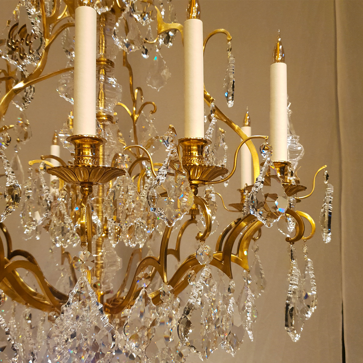 detail Lustre Saumur H110x90 12 lights