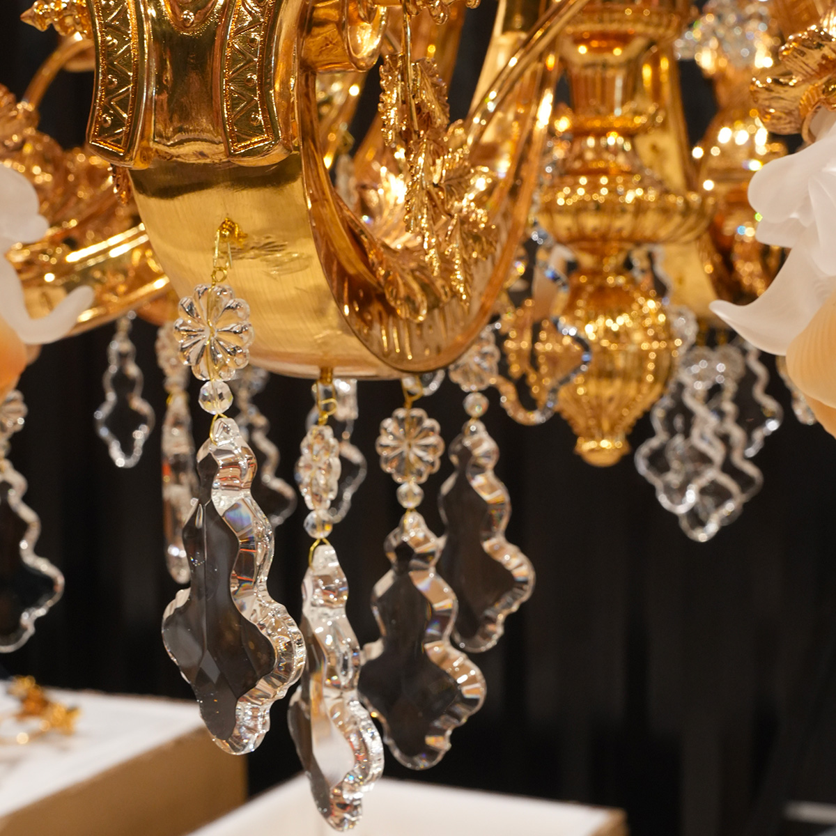Detail 01 Napoleon III chandelier 100x135 54 lights