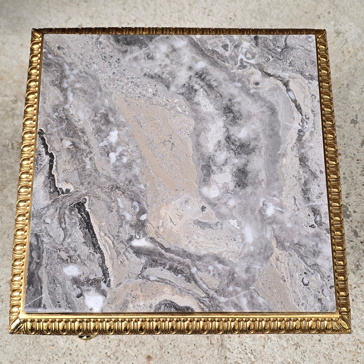 Barbedienne square gueridon 45x40x40 cm detail03
